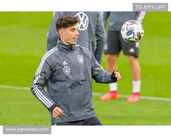 哈弗茨展现惊人潜力，未来足坛新星渐显锋芒