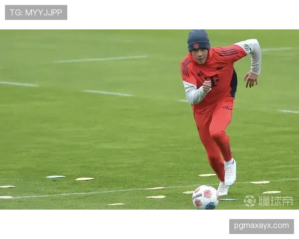 穆西亚拉德转会市场价值飙升，状态回暖引多方关注